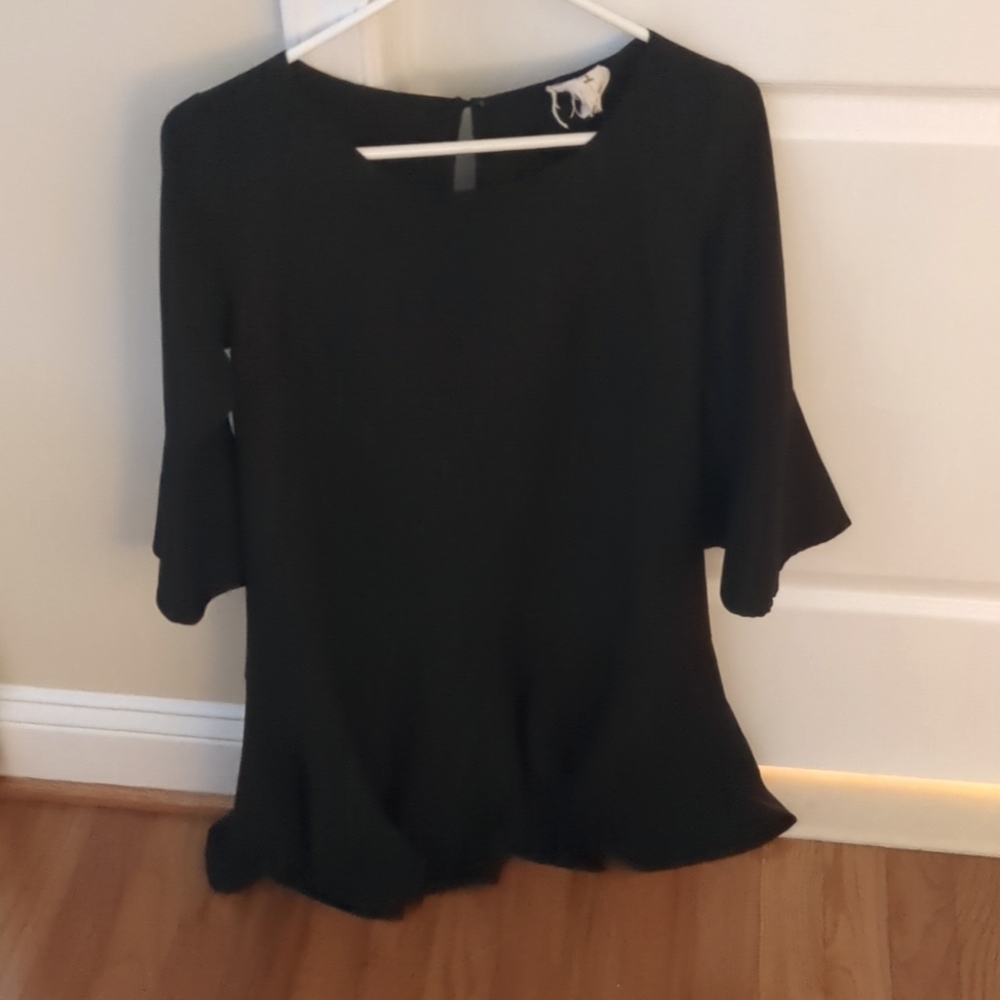 Black medium dress, bell sleeve and bottom